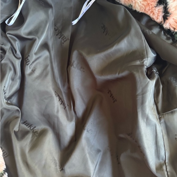 Anthropologie Jakke floral furry fuzzy Tilly Faux Fur Coat size 6/ medium - Picture 10 of 12